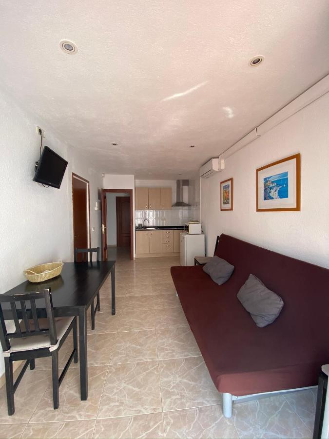 Apartamentos Mitus Канет де Мар Екстериор снимка